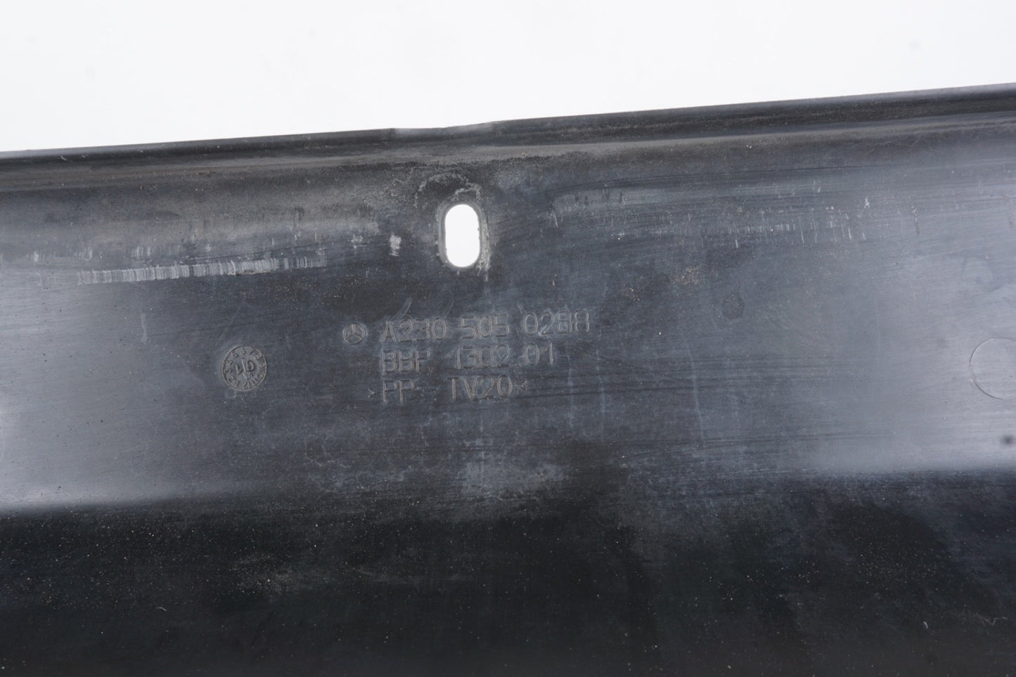 03-08 Mercedes R230 SL500 SL55 Upper Radiator Support Top Cover 2305050288 Oem