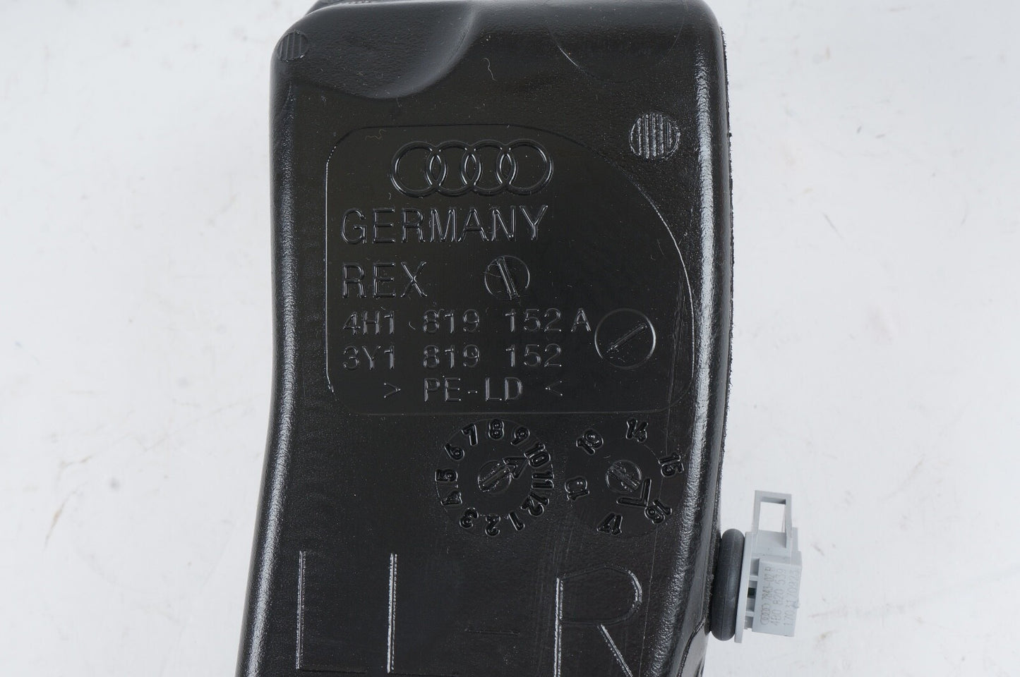 2011-2014 BENTLEY AUDI Dashboard Air Intake Duct Right Side OEM #4H1819152
