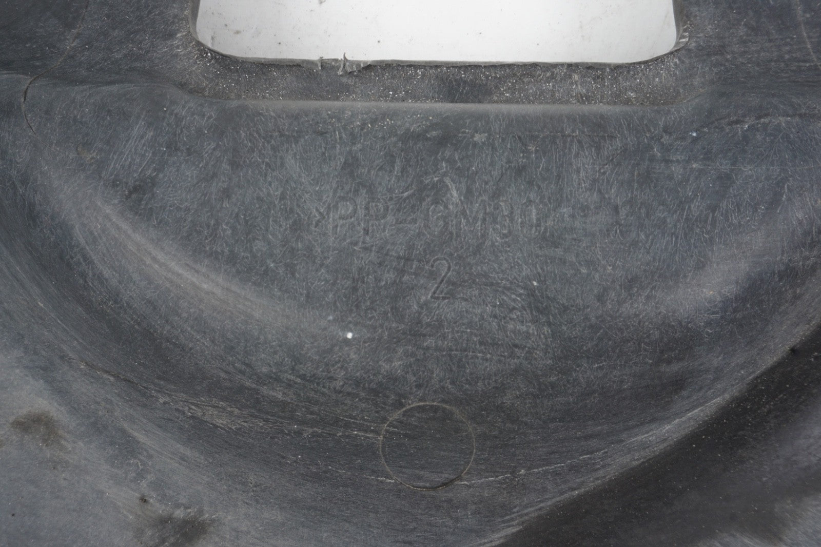 2008 - 2014 MERCEDES C200 C250 C300 C350 Engine Center Middle Lower Mud Flap