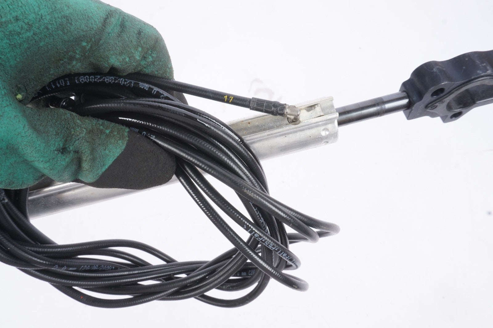 2006 - 2013 VOLVO C70 ROOF HYDRAULIC SHOCK LINE RIGHT PASSENGER SIDE 17 18 OEM