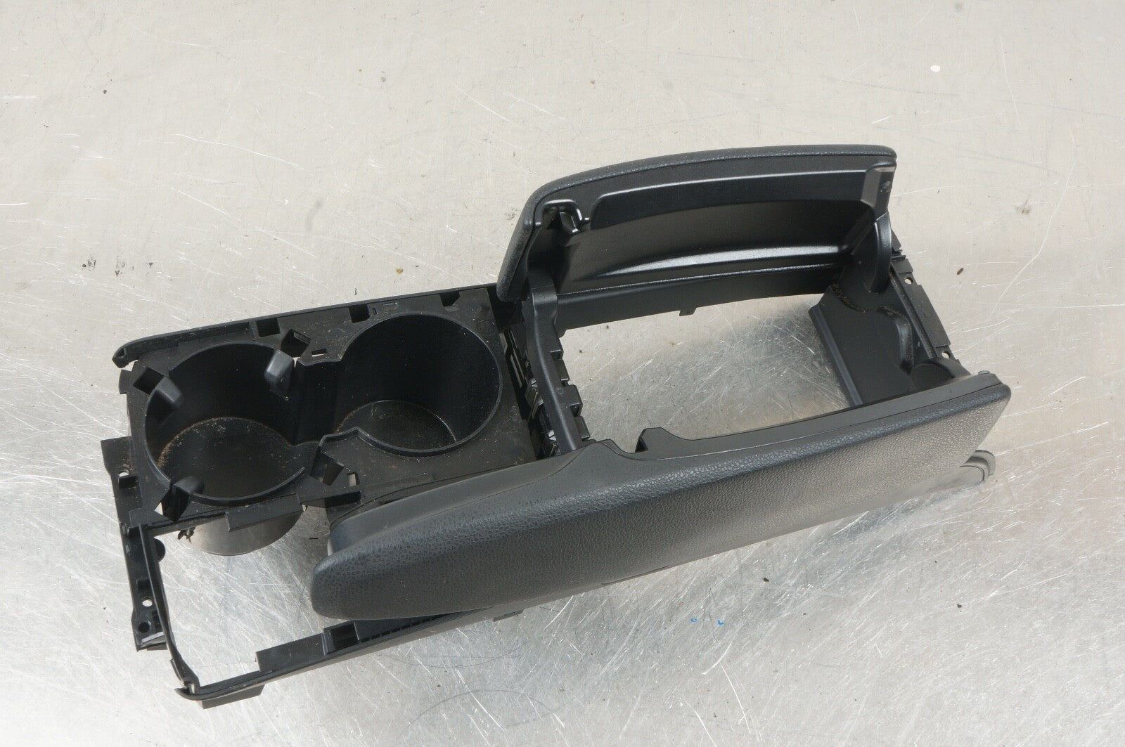 2011 - 2014 Mercedes C200 C250 C300 C350 C63 AMG Center Console Arm Rest Armrest