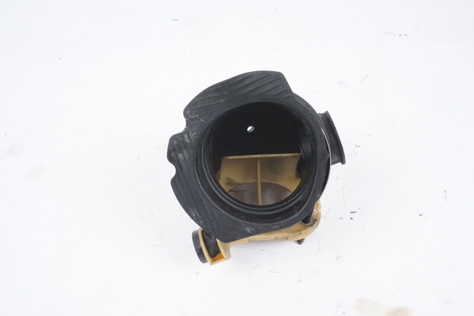 12 13 14 15 MERCEDES-BENZ E350 AIR INTAKE HOSE DUCT OEM 65K Miles