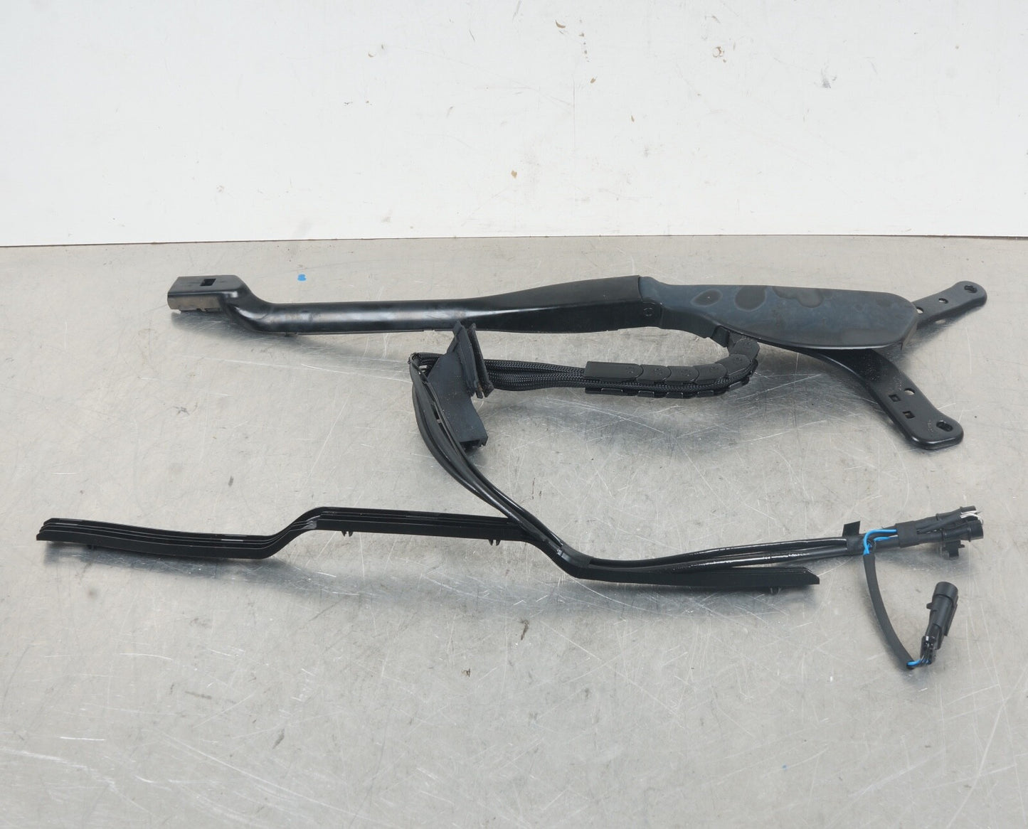 2020 MERCEDES R231 SL550 SL450 SL63 WINDSHIELD WIPER ARM