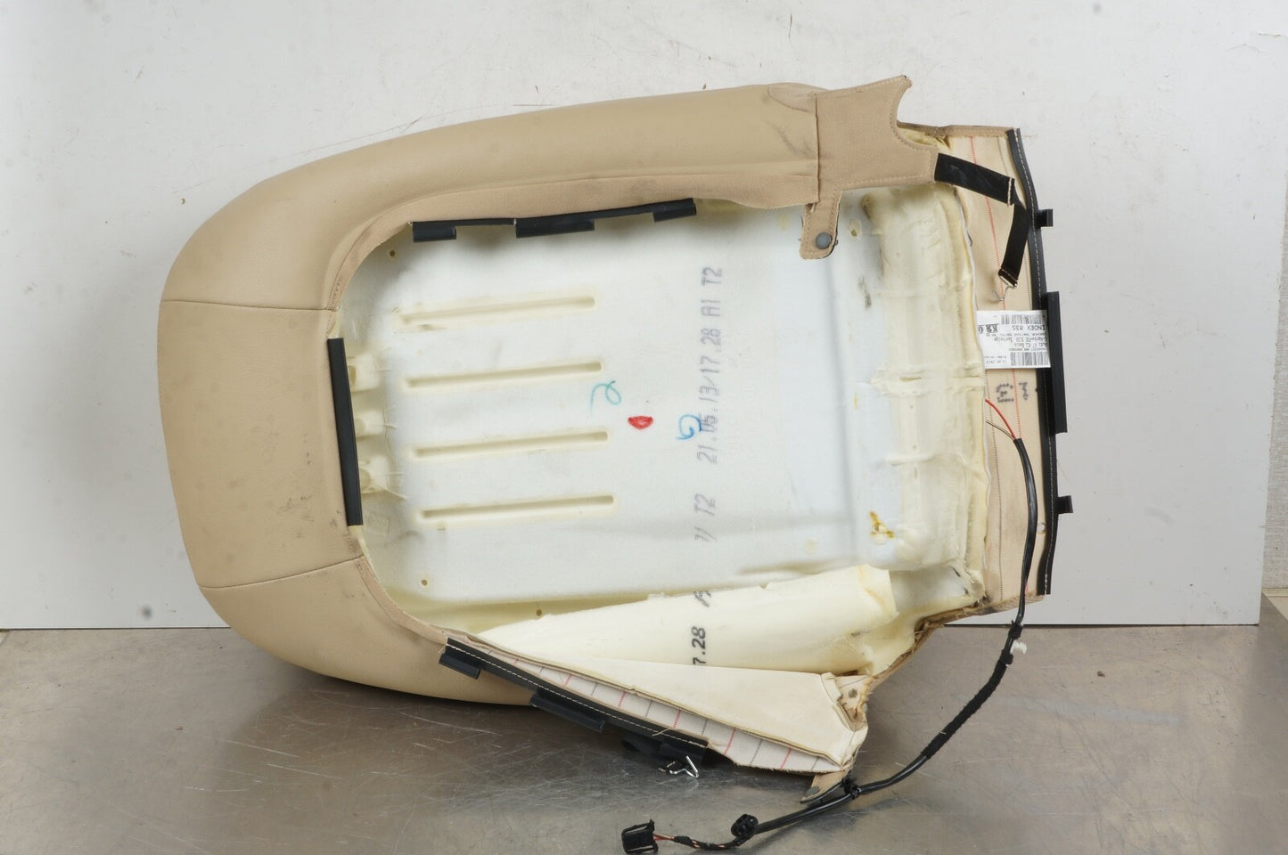 2012-2014 2016-2018 AUDI A7 C7 - Front LEFT SEAT Upper Backrest Cushion Assembly