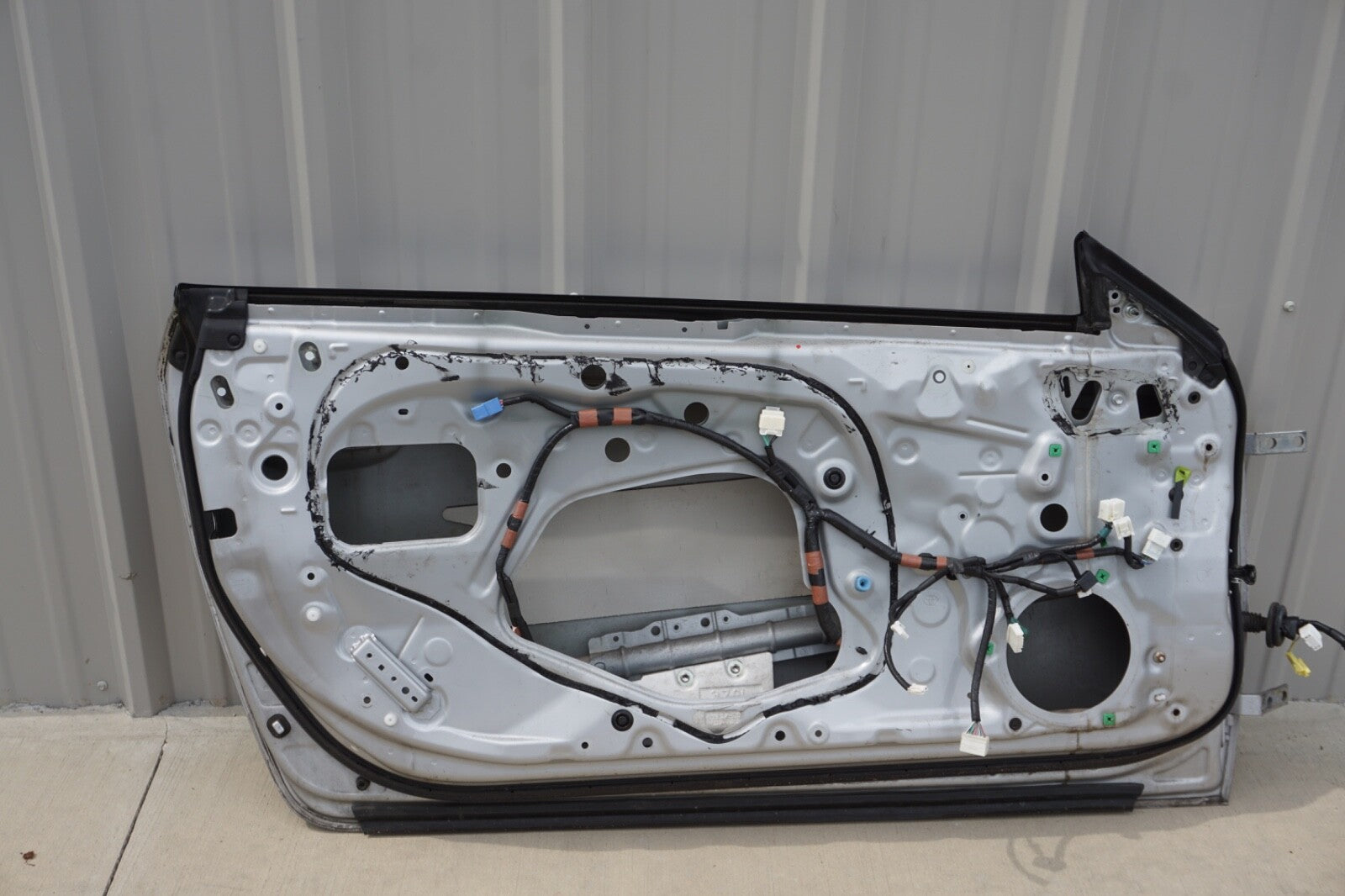 10-15 LEXUS IS250 IS350 CONVERTIBLE LEFT DRIVER DOOR SHELL PANEL