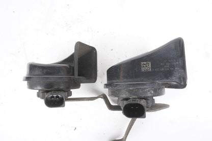 2012-2019 Volkswagen Passat Horn Signal High & Low w/ Bracket OEM