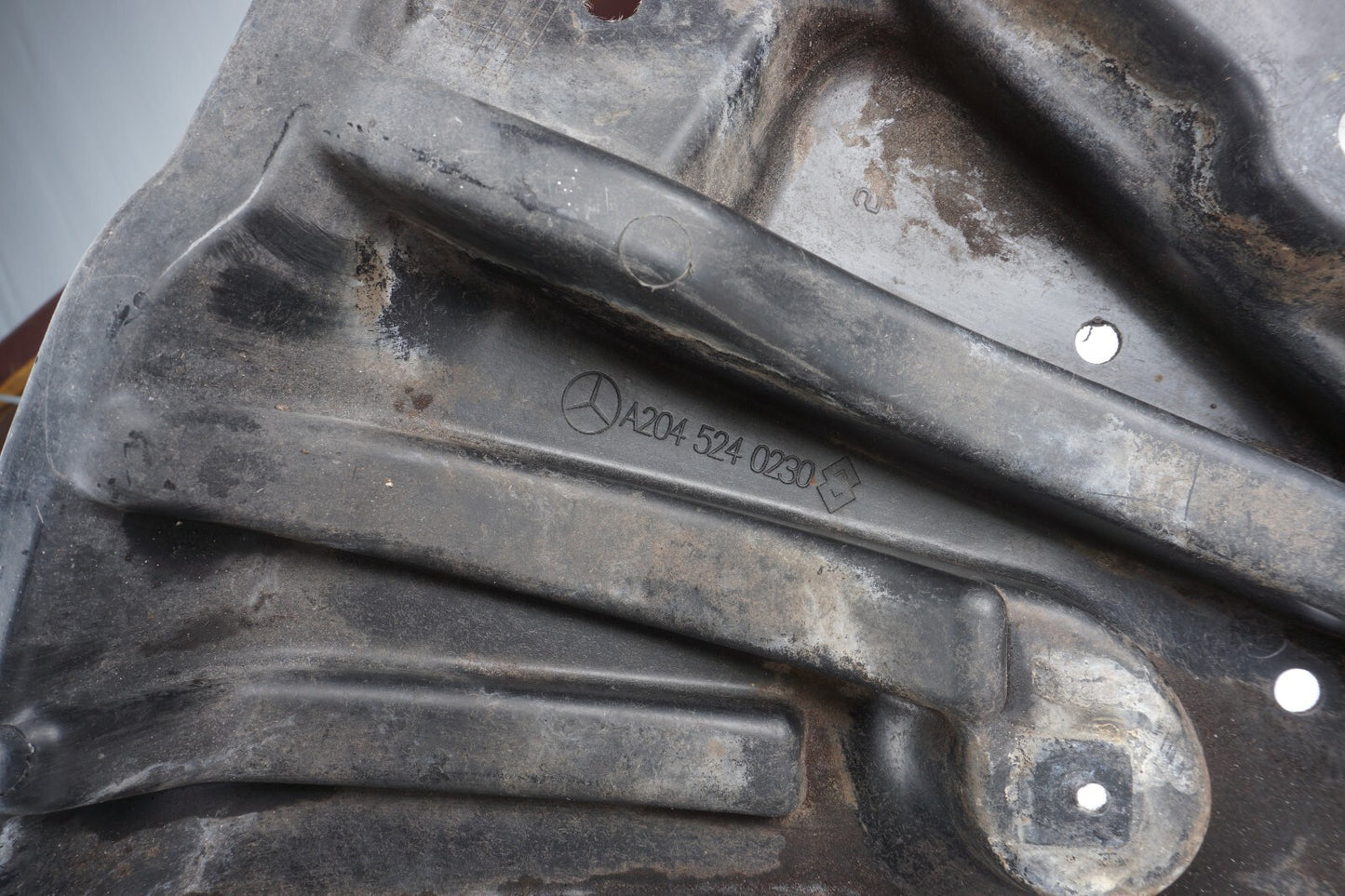 08-14 MERCEDES-BENZ C250 C300 C350 Engine Front Lower Mud Flap Splash Guard OEM
