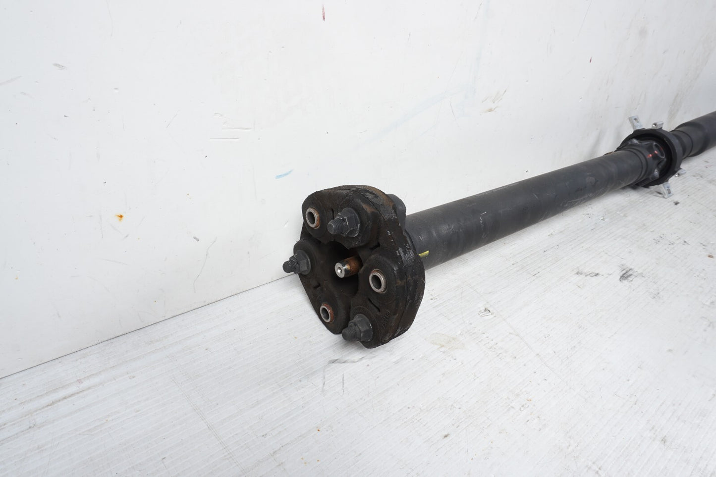 13 - 18 BMW 650i F06 RWD Rear Drive Shaft Propeller 7631347-03 OEM
