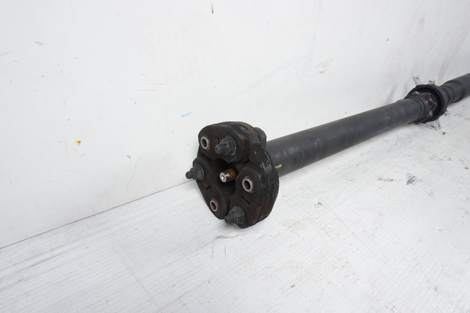 13 - 18 BMW 650i F06 RWD Rear Drive Shaft Propeller 7631347-03 OEM