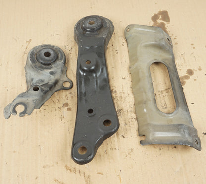 2014 - 2017 HONDA ODYSSEY FRONT LEFT DRIVER SIDE SUBFRAME SUPPORT   OEM
