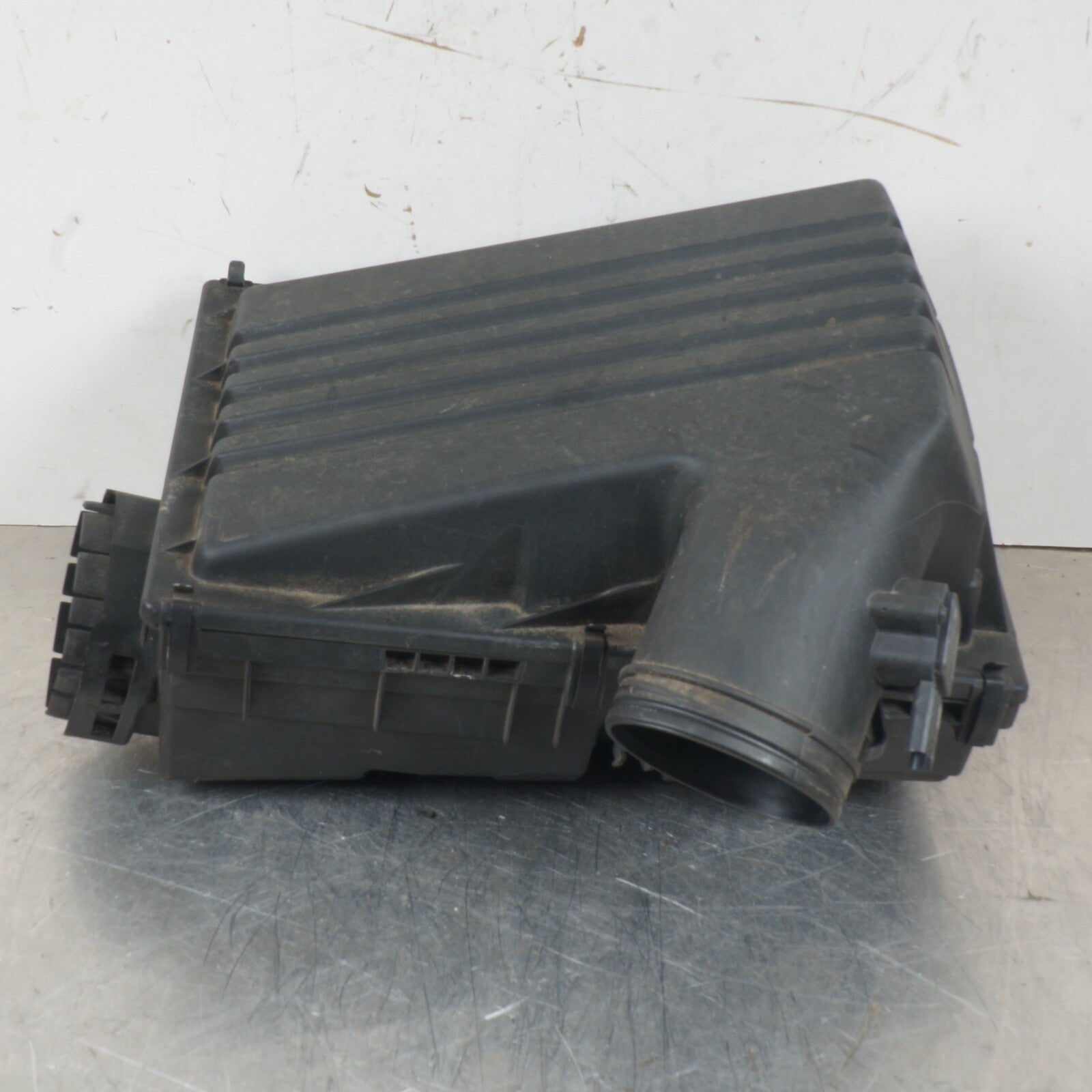 07-10 BMW X5 3.0L N52N AIR INTAKE FILTER BOX ASSEMBLY OEM