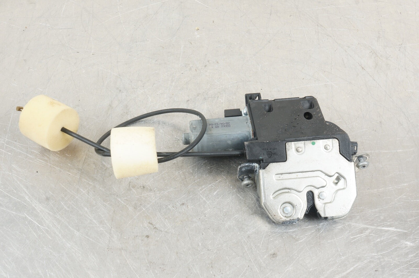 2007 - 2013 MERCEDES W221 S550 REAR TRUNK LID LATCH LOCK ACTUATOR 2217500085