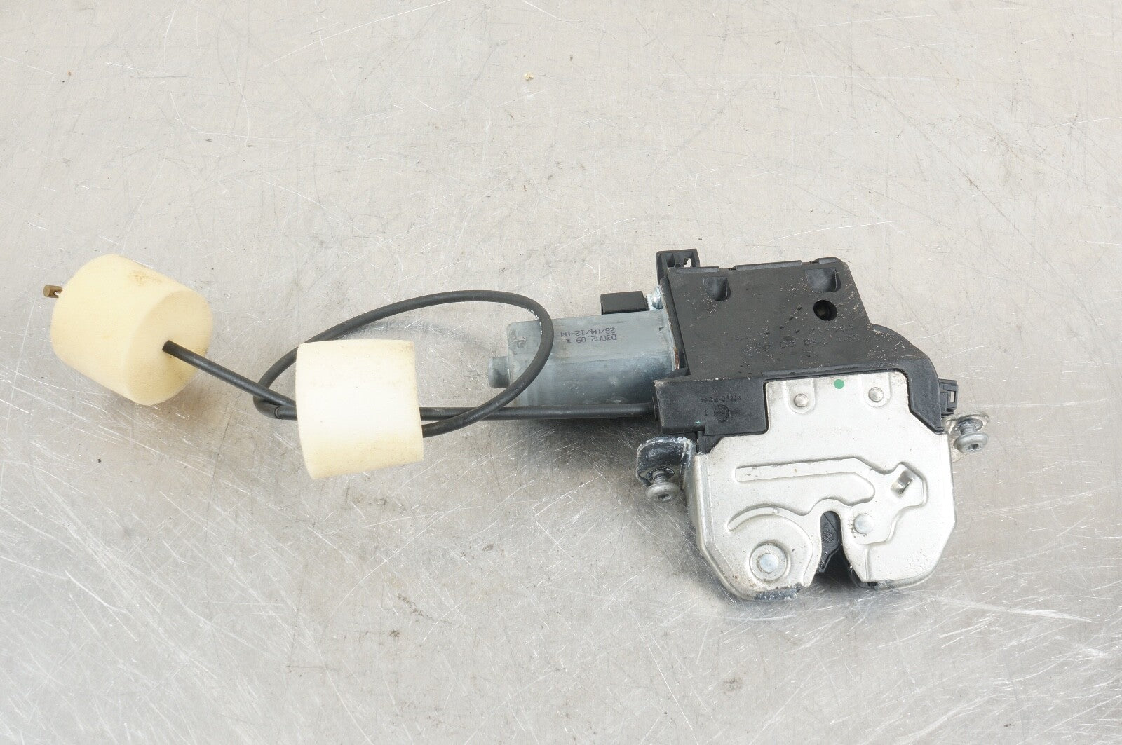 2007 - 2013 MERCEDES W221 S550 REAR TRUNK LID LATCH LOCK ACTUATOR 2217500085