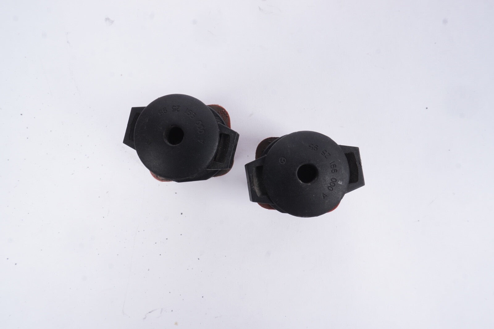 MERCEDES RADIATOR LEFT AND RIGHT UPPER SUPPORT MOUNT CLIP OEM