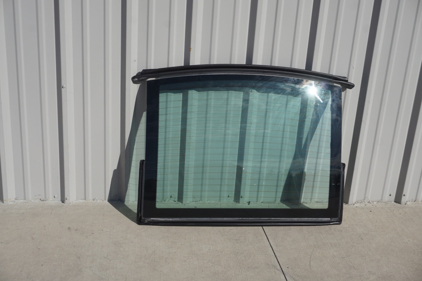 03-12 Mercedes R230 SL500 SL55 AMG Rear Back Windshield Glass Assembly OEM