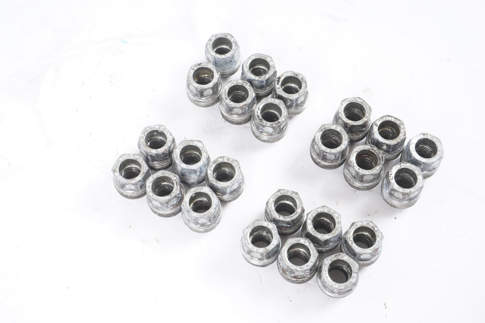 24 Factory Lugnuts Lug Nuts Escalade Suburban Tahoe Yukon Genuine GM OEM Wheel