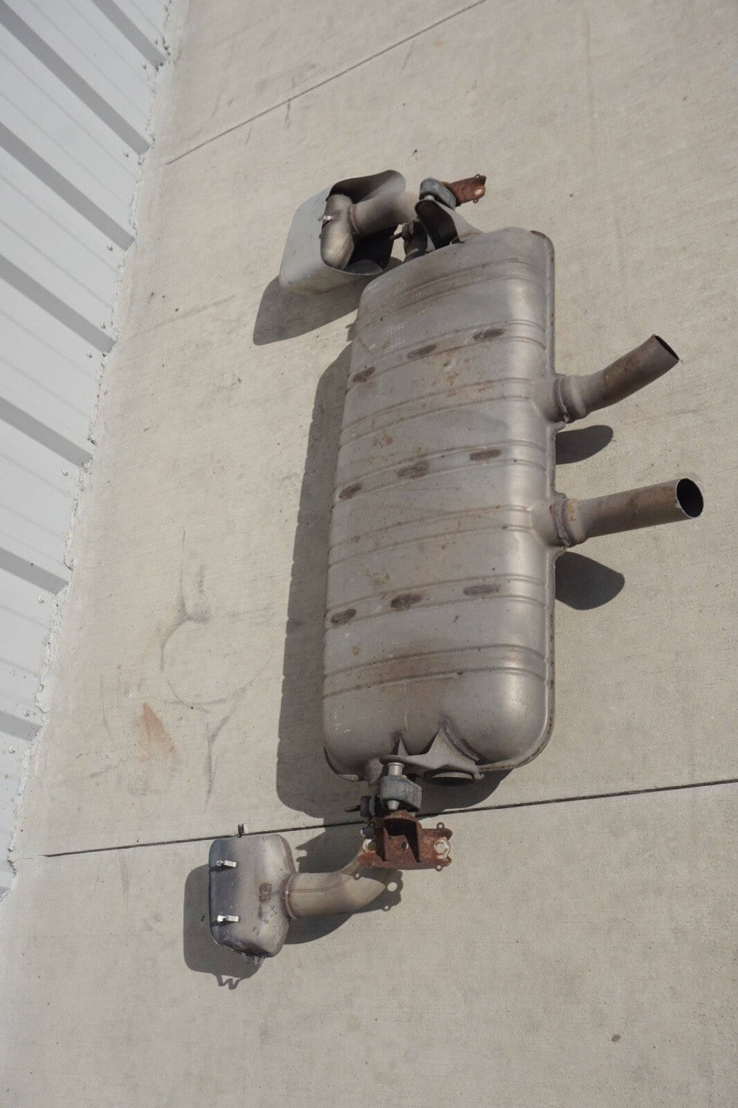 2011 - 2014 PORSCHE CAYENNE 3.6L EXHAUST SYSTEM REAR MUFFLER OEM