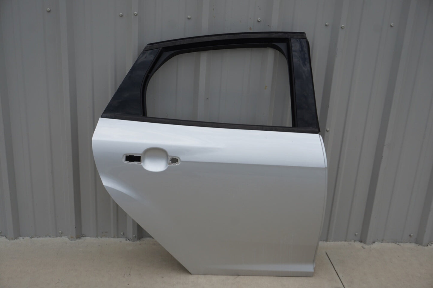 16 17 18 FORD FOCUS REAR RIGHT PASSENGER SIDE DOOR SHELL OEM