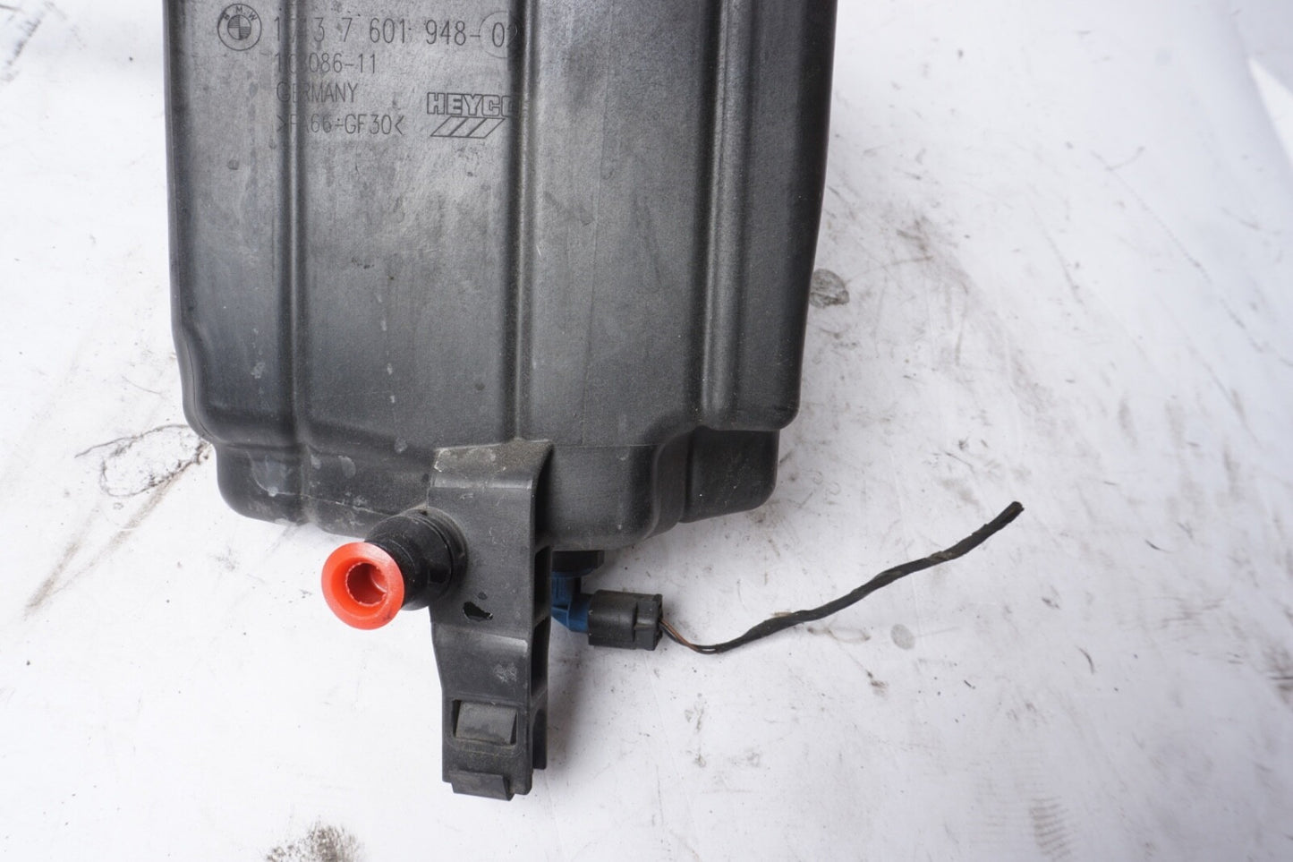 2011-2016 BMW 550i 650i F10 Coolant Reservoir Expansion Tank  7601948 OEM