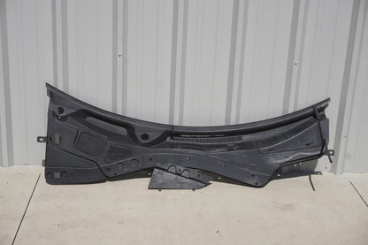 14-17 Maserati Ghibli Windshield Wiper Cowl Trim Cover Panel Black 670010468 OEM