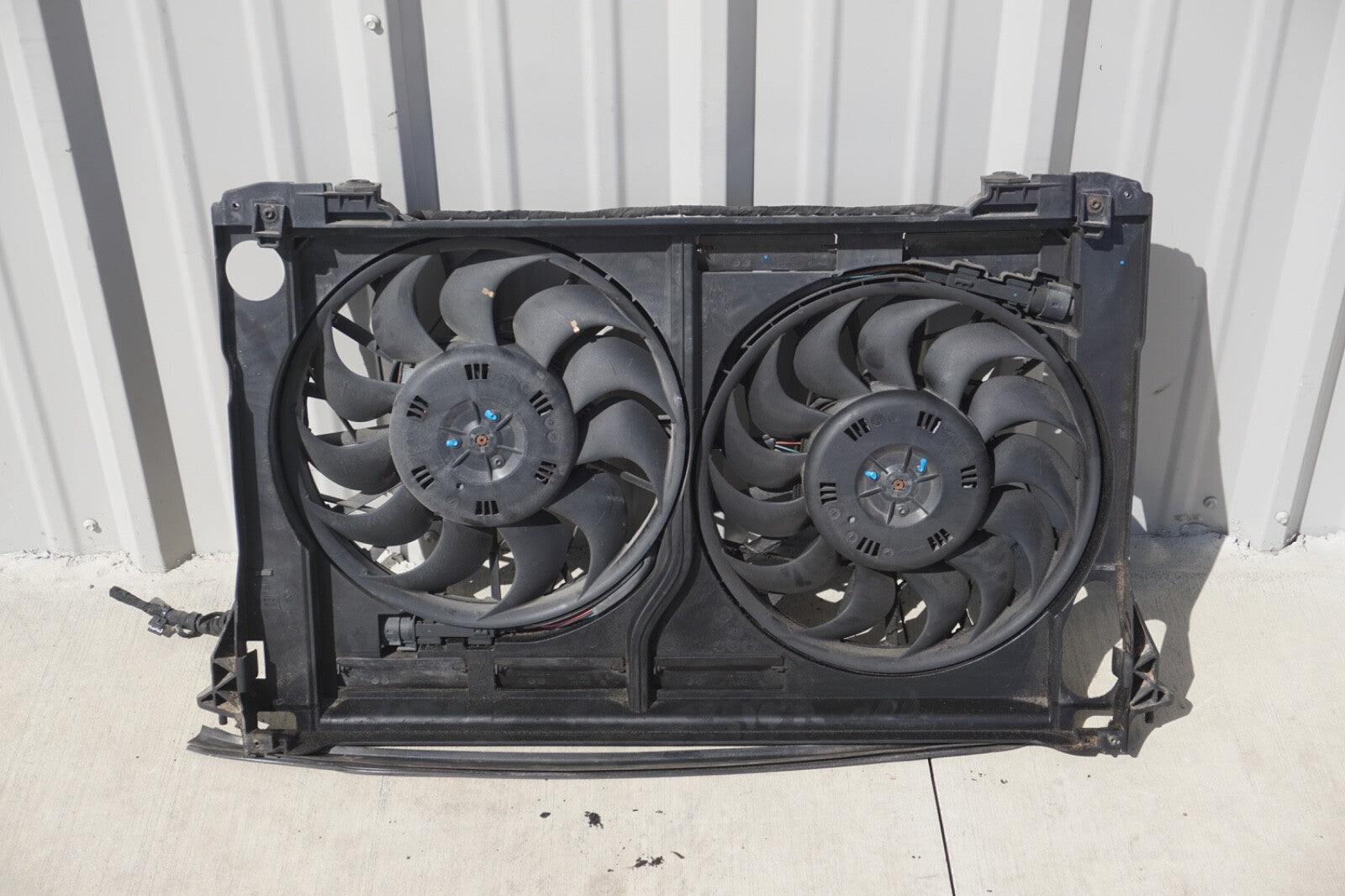2004 - 2010 AUDI A8L A8 L QUATTRO 4.2L ENGINE COOLING FAN OEM