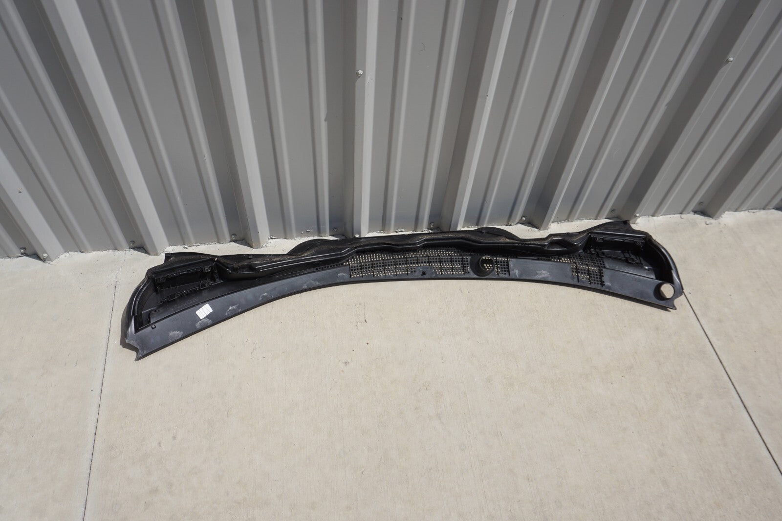 18 - 24 Honda Odyssey Front Windshield Cowl Vent Panel 74200-THR-A0 OEM