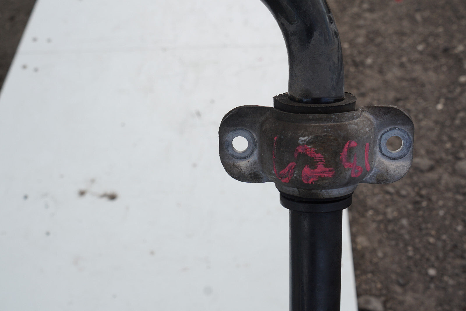2011-2017 AUDI A8L A8 QUATTRO FRONT STABILIZER SWAY BAR 4H0411309 OEM