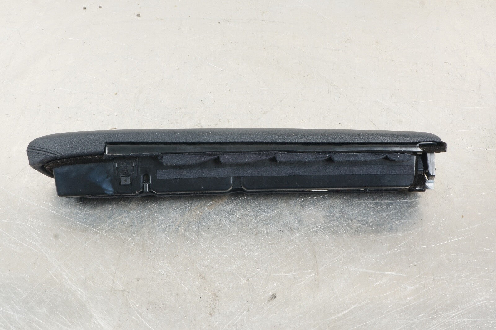 07-13 Mercedes S550 W221  Front Right Passenger Door Panel Arm Rest black