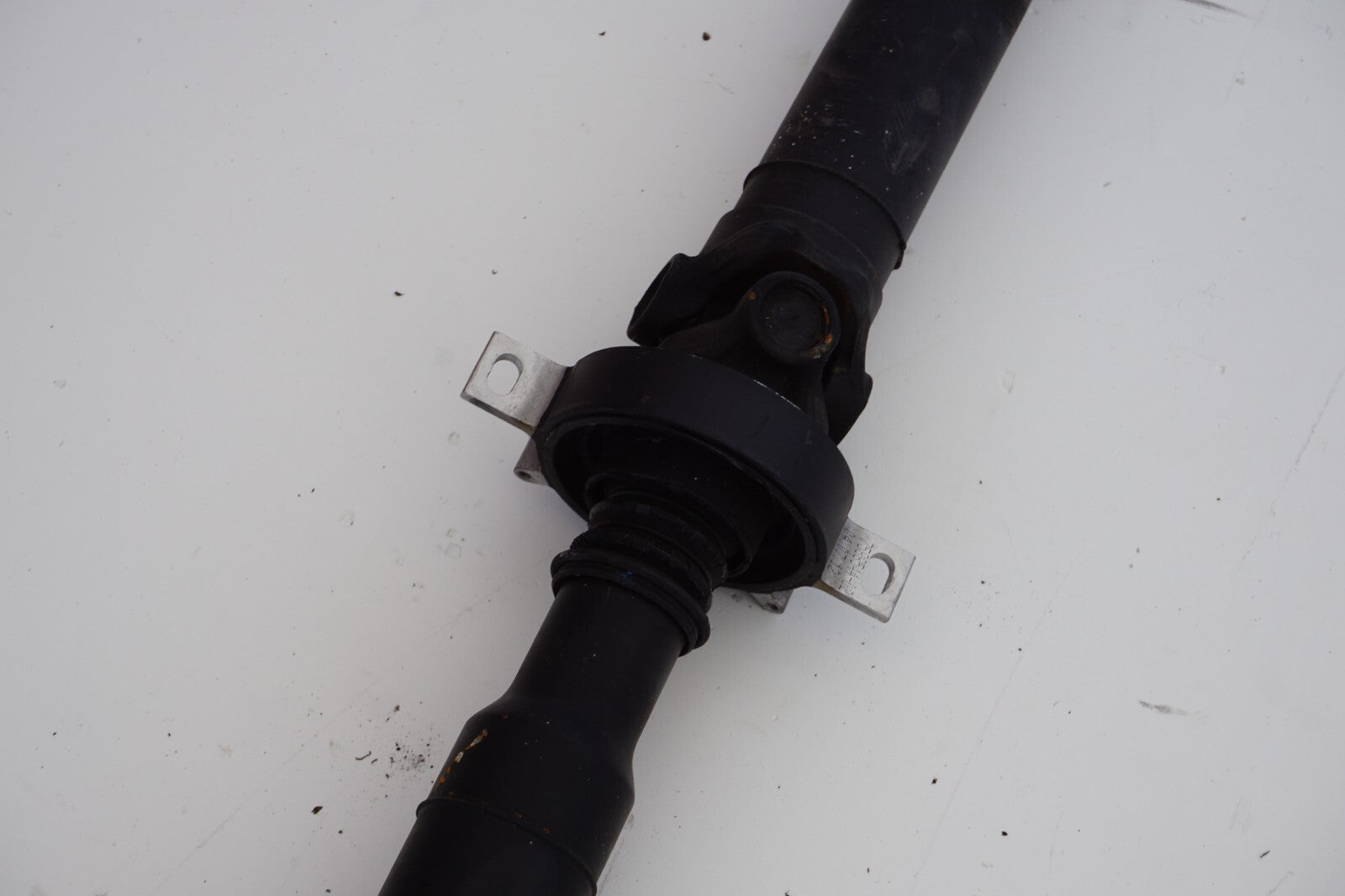 2012 - 2018 BMW 650i REAR DRIVESHAFT PROPELLER 7631349-01 OEM