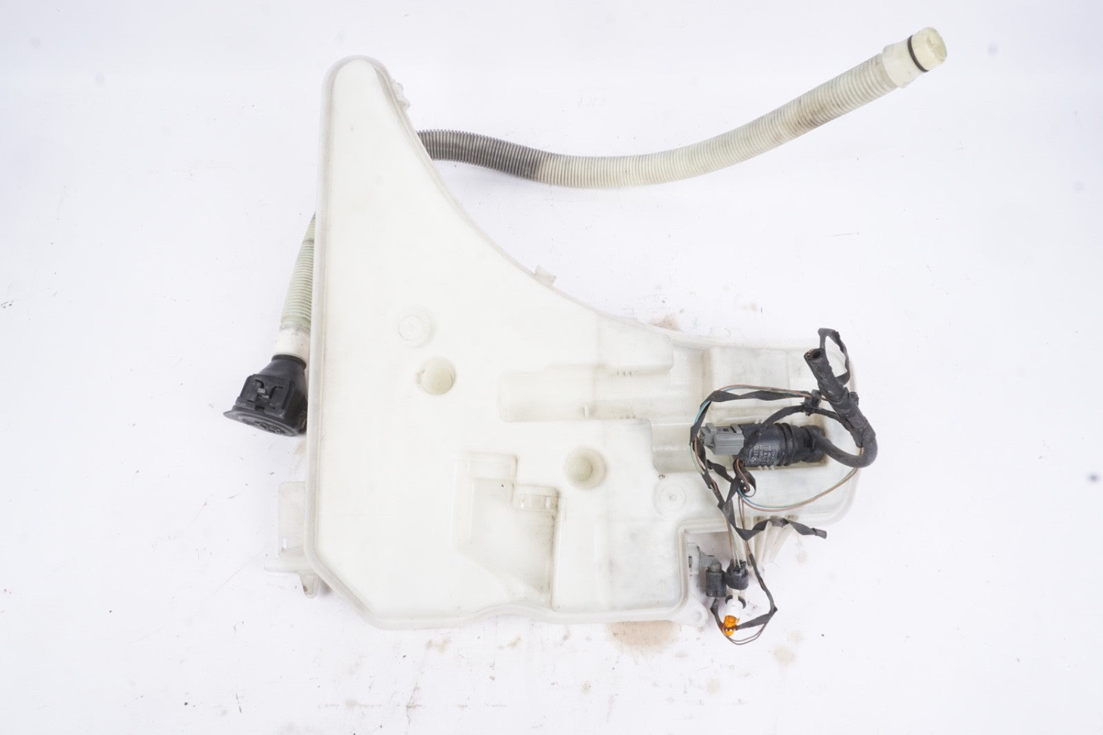 2008 - 2012 BMW 335i 335xi 328i E92 Coupe Windshield Washer Tank