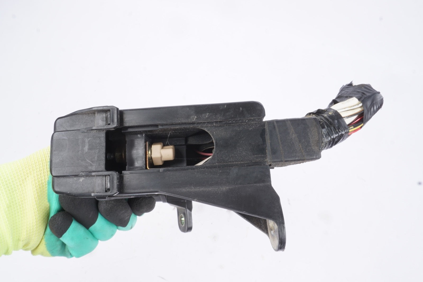 2002 - 2005 Lexus SC430 Trunk Luggage Power Junction Relay Fuse Block Box OEM
