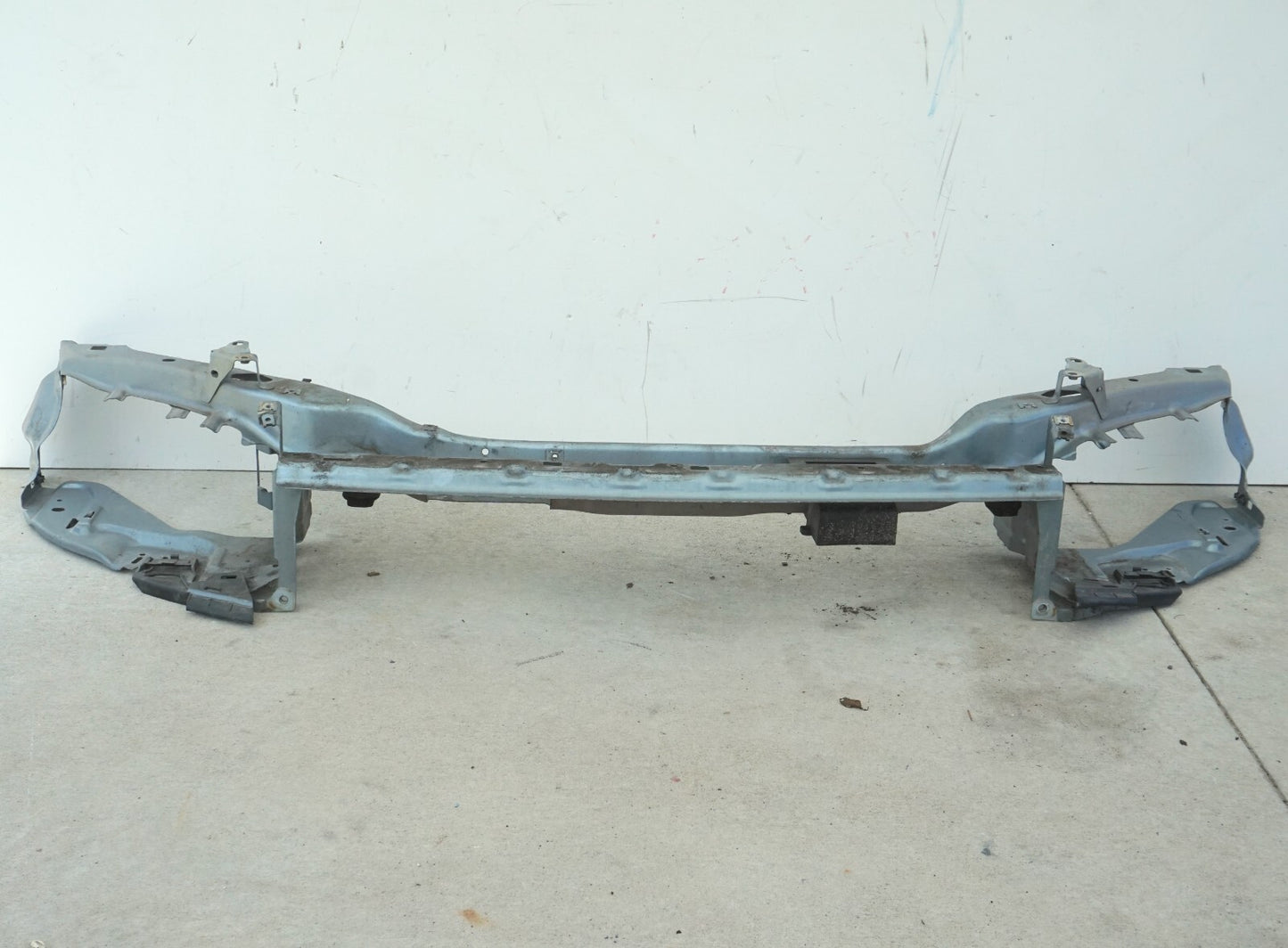 2006-2013 VOLVO C70 T5 RADIATOR SUPPORT BRACKET UPPER OEM