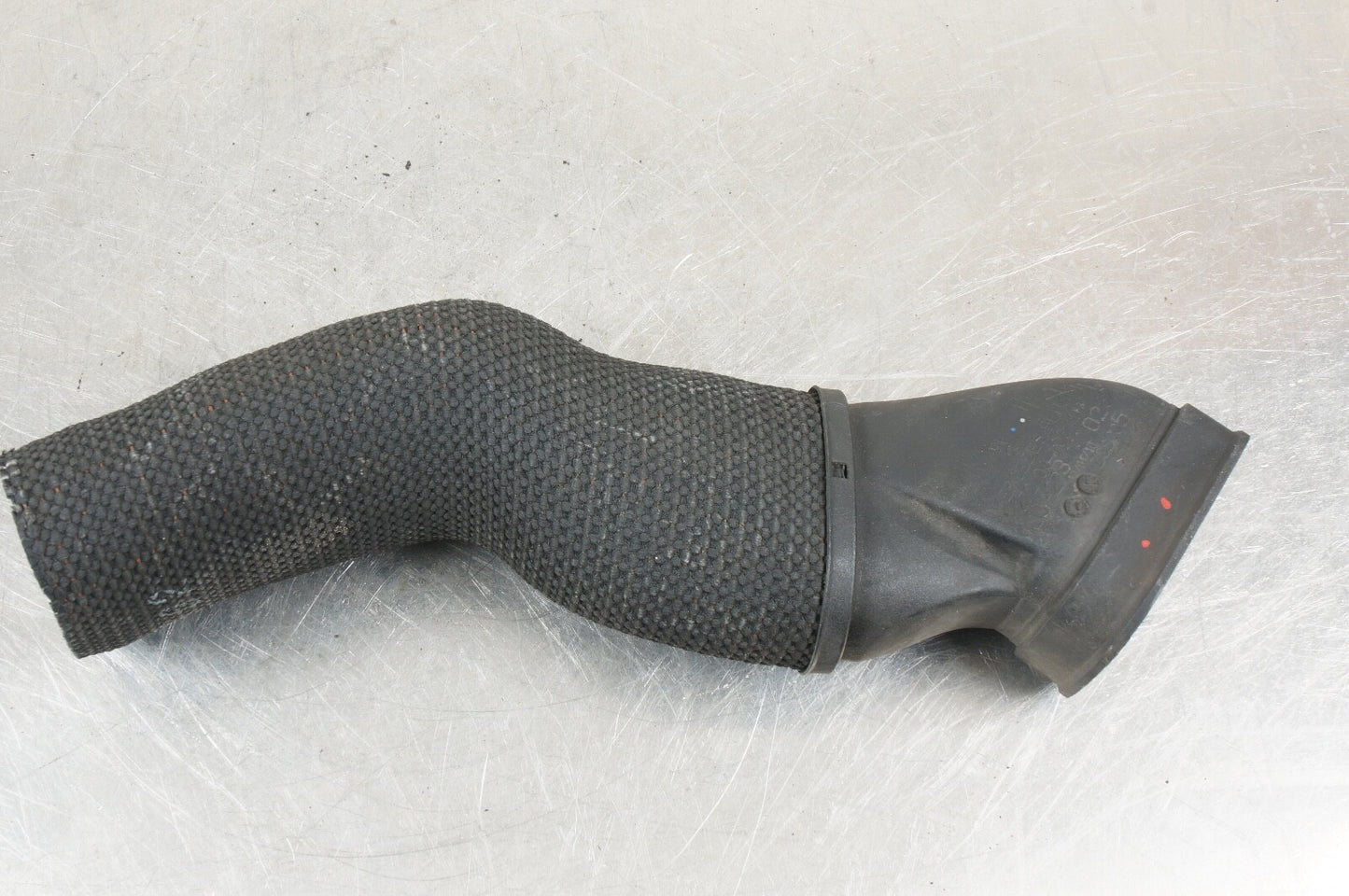 07-2011 mercedes w221 s550 right passenger engine air intake tube duct inlet oem
