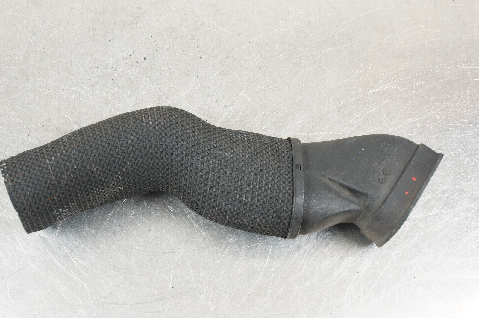 07-2011 mercedes w221 s550 right passenger engine air intake tube duct inlet oem