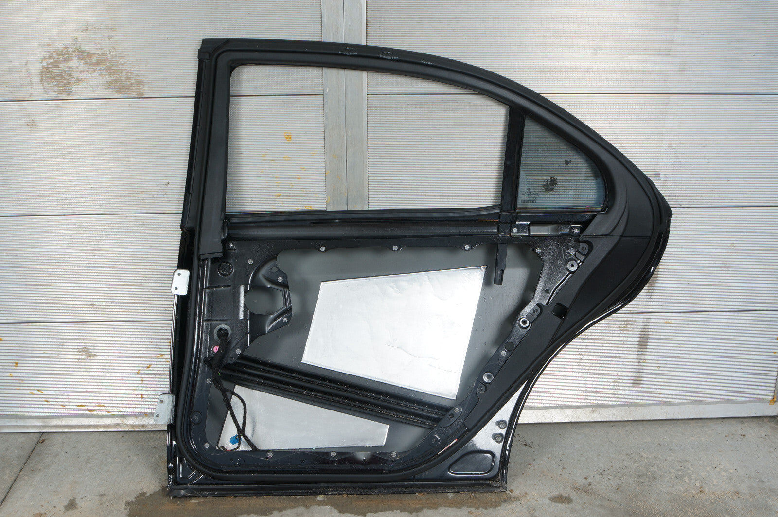 2007 - 2013 MERCEDES-BENZ S550 REAR RIGHT PASSENGER SIDE DOOR SHELL OEM