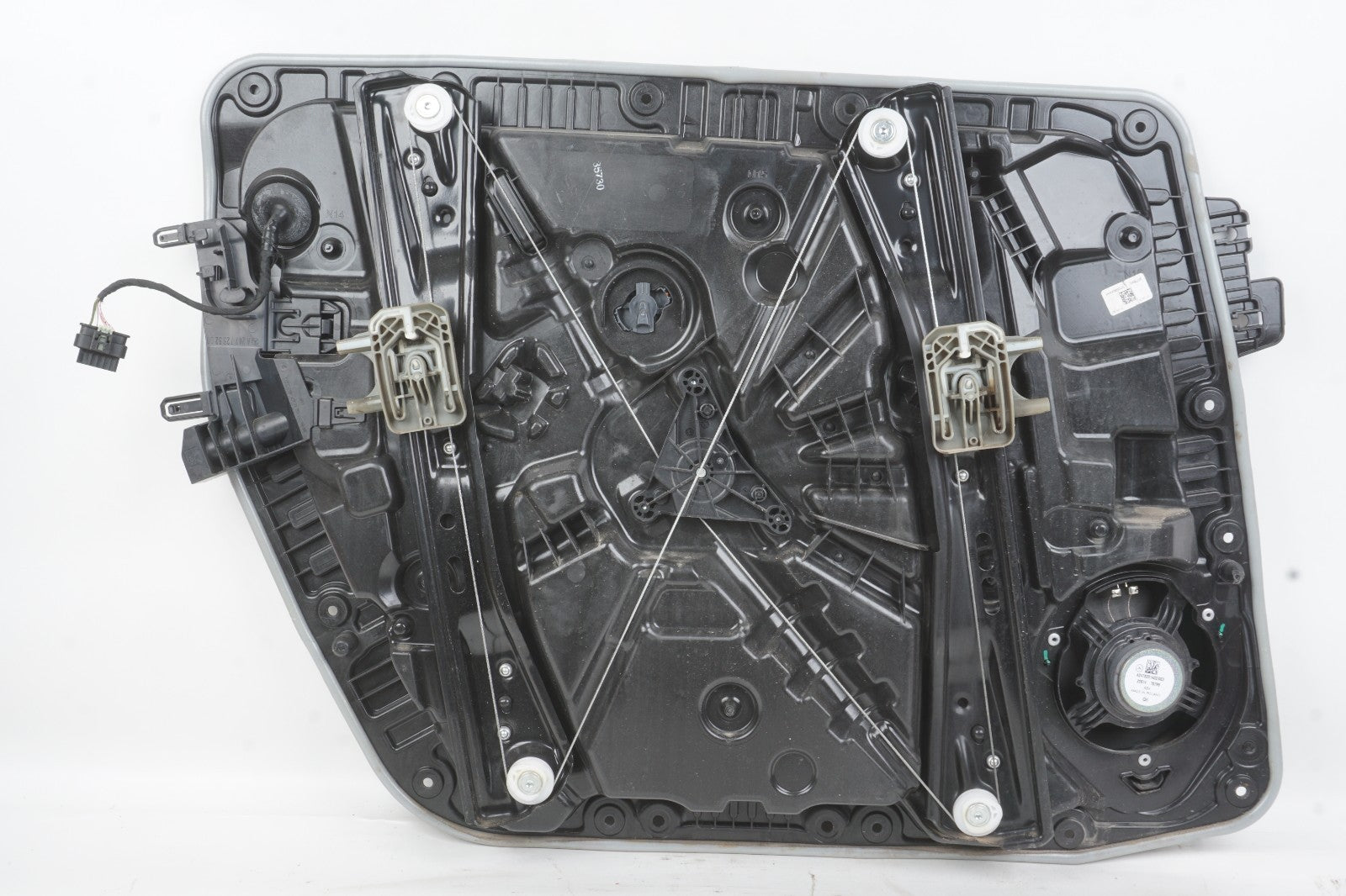 2022 - 2024 MERCEDES EQB350 FRONT RIGHT DOOR WINDOW REGULATOR CARRIER SPEAKER