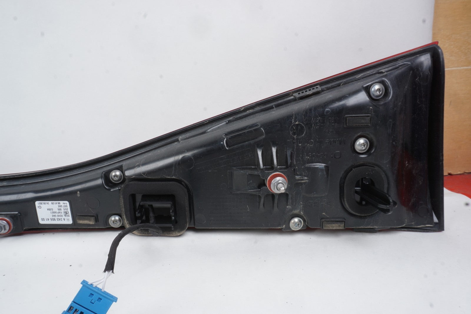 2022 - 2024 Mercedes EQB350 Tail Light LED Rear Center Liftgate OEM