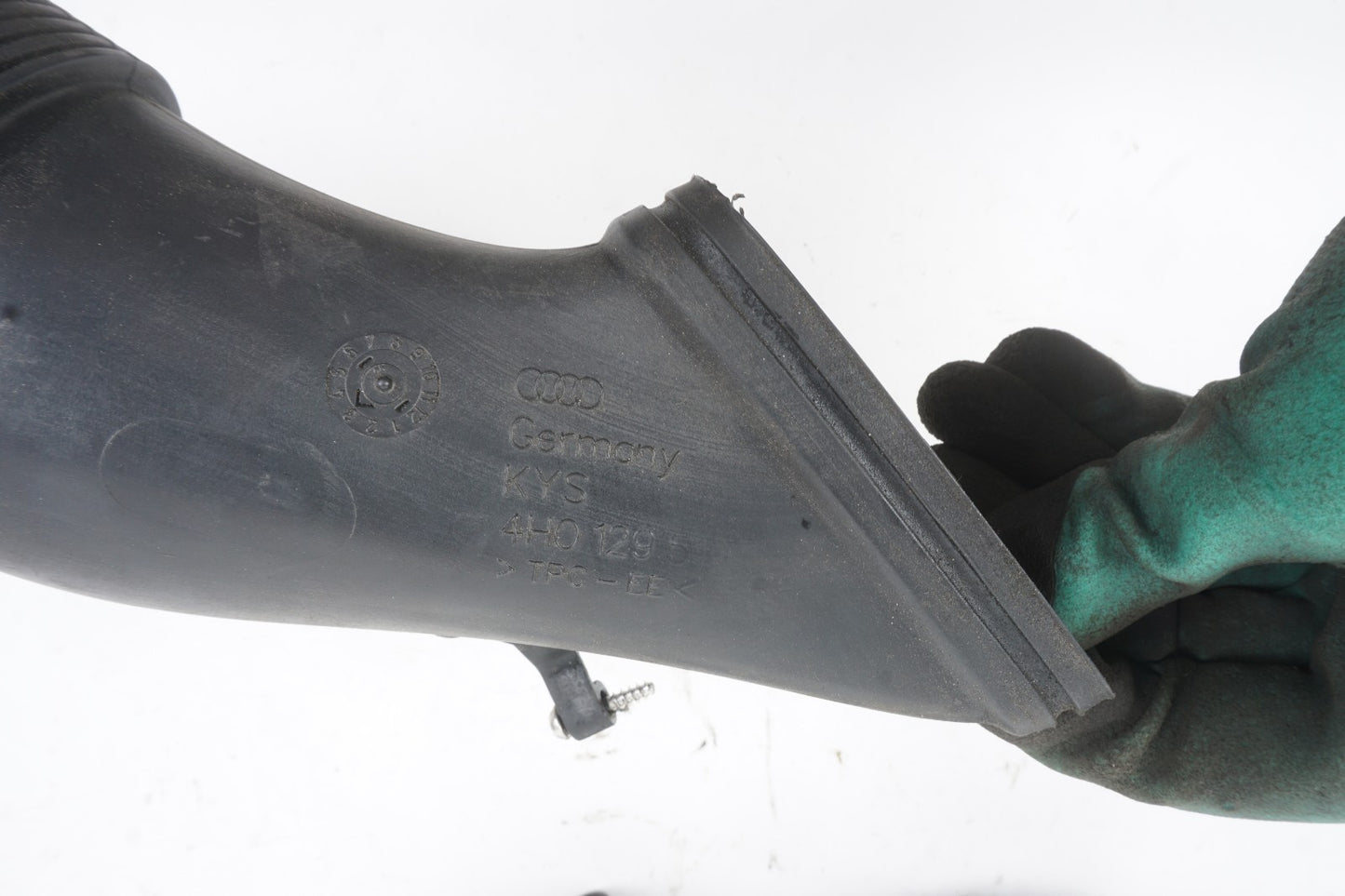 2011 2012 Audi A8 4.2l  Air Intake Inner Duct Left & Right  OEM