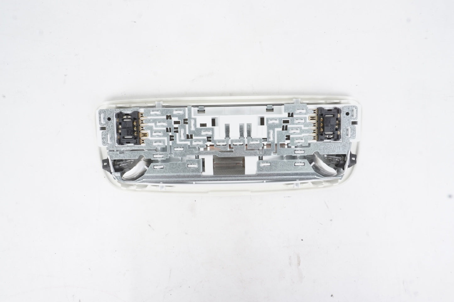 2008 - 2014 Mercedes Benz W204 C350 C300 Rear Overhead Dome Light A2048204901