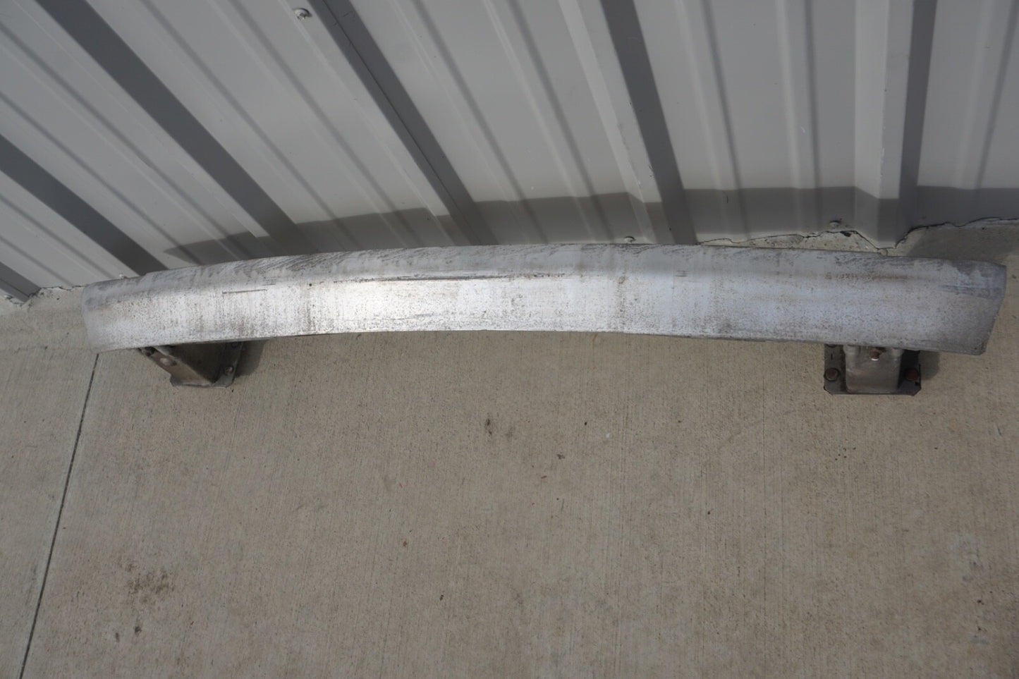 03-08 MERCEDES R230 SL500 REAR BUMPER REINFORCEMENT REBAR IMPACT BAR OEM