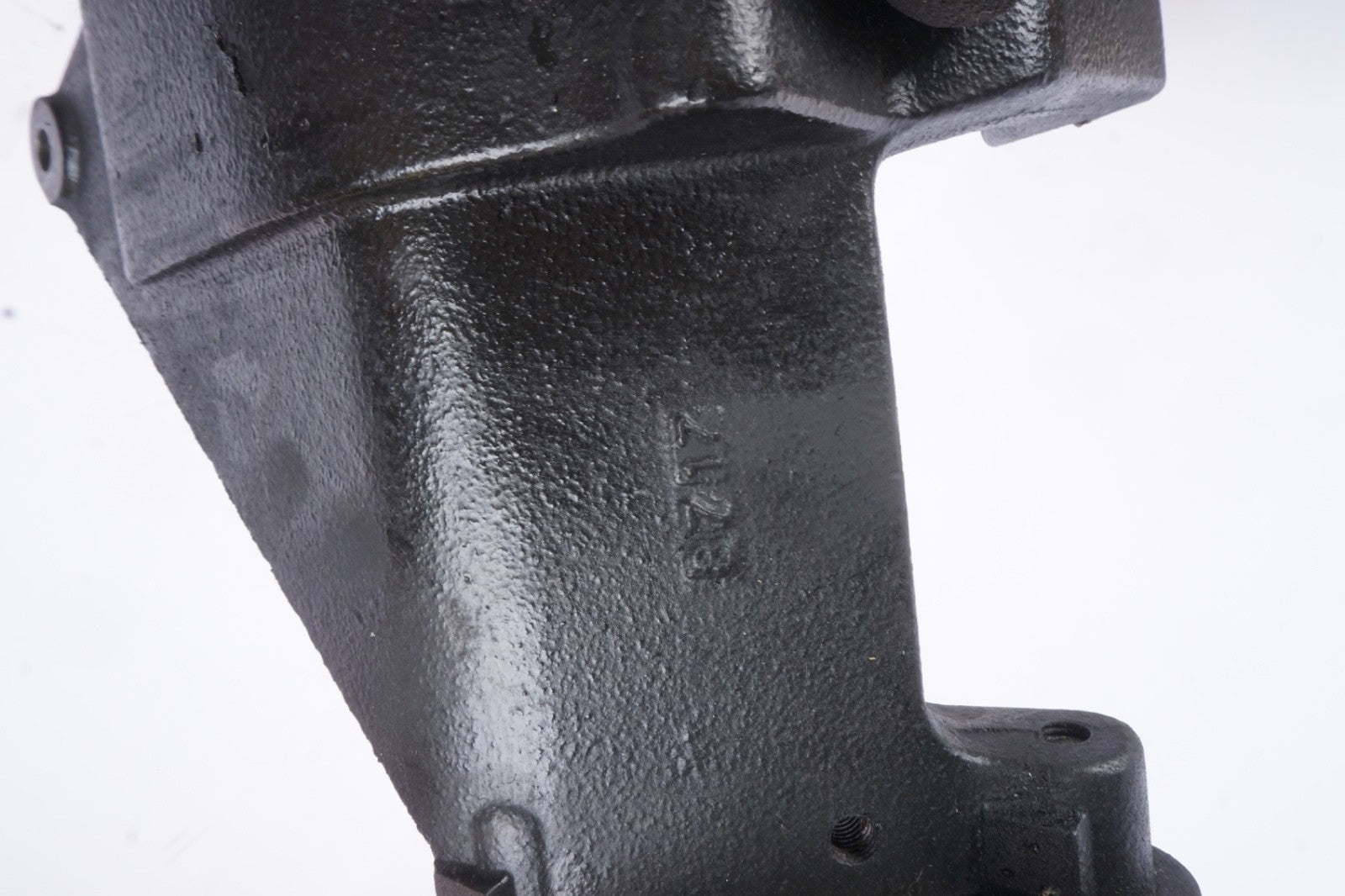 2016 - 2019 NISSAN TITAN XD OEM 5.0L DIESEL A/C FRONT BRACKET 11910EZ40A