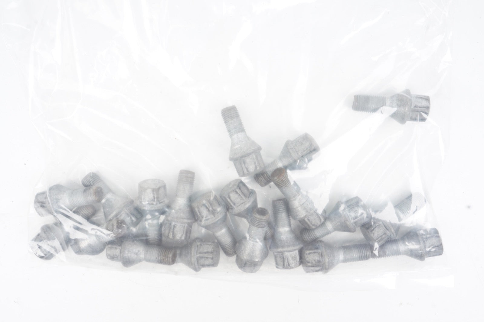 2014 - 2017 Fiat 500L Lug Nuts Set