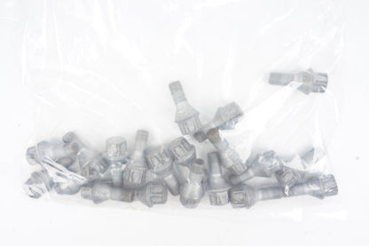 2014 - 2017 Fiat 500L Lug Nuts Set