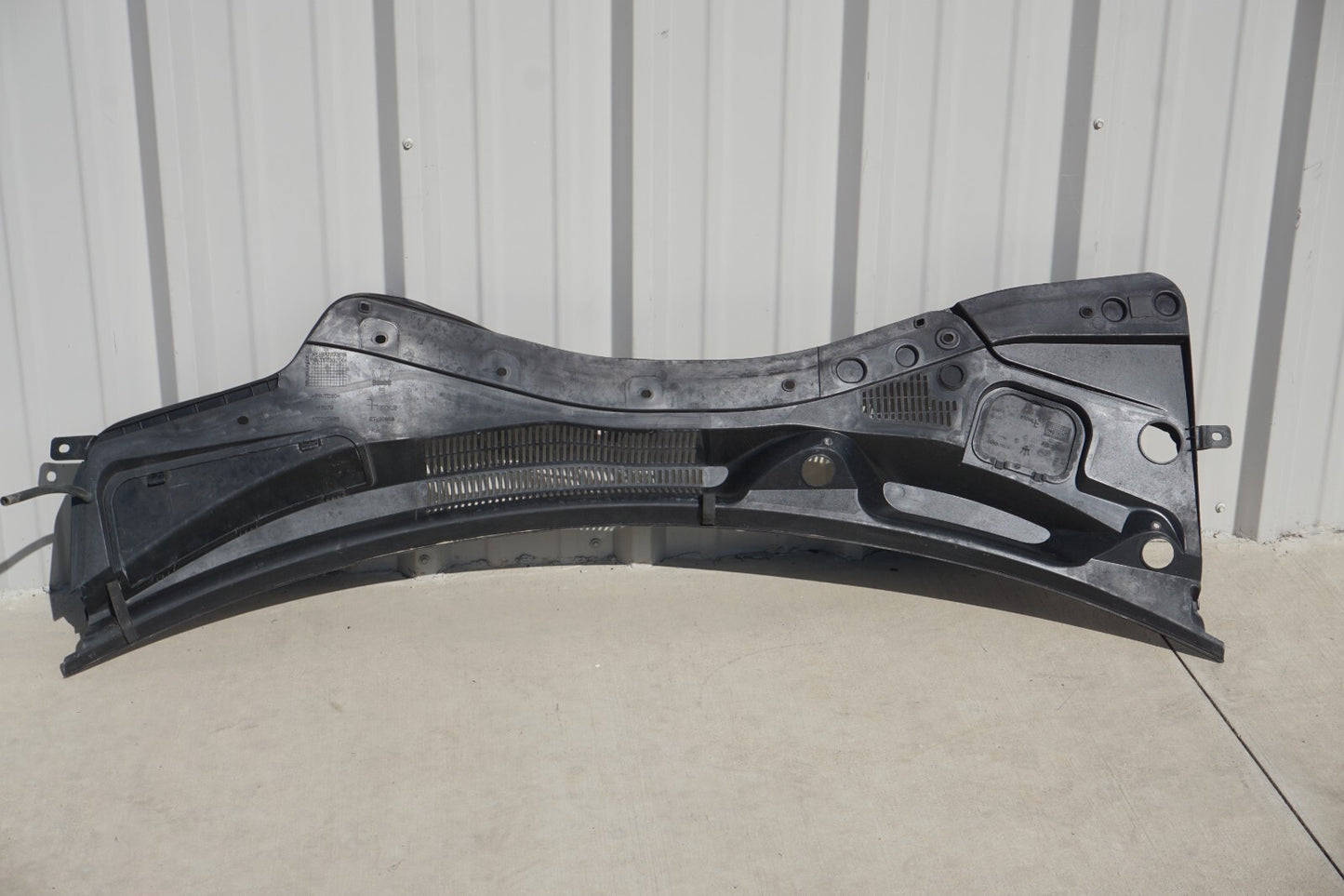 14-21 Maserati Quattro Ghibli Front Windshield Cowl Molding Cover Trim OEM