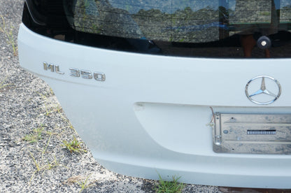 06-11 Mercedes W164 ML63 ML350 ML500 REAR TAILGATE LIFTGATE W/ GLASS SPOILER OEM