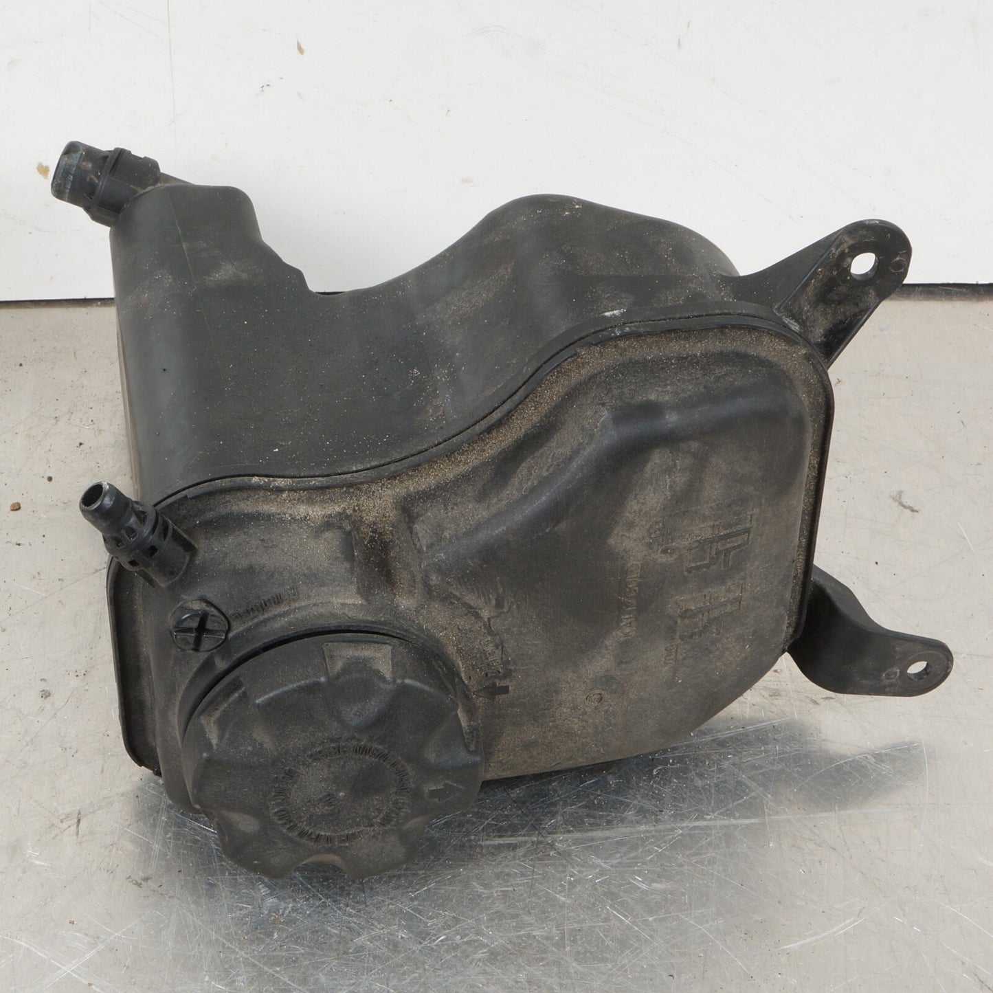 2007 - 2011 BMW E90 E92 E93 ENGINE COOLANT EXPANSION OVERFLOW RESERVOIR BOTTLE