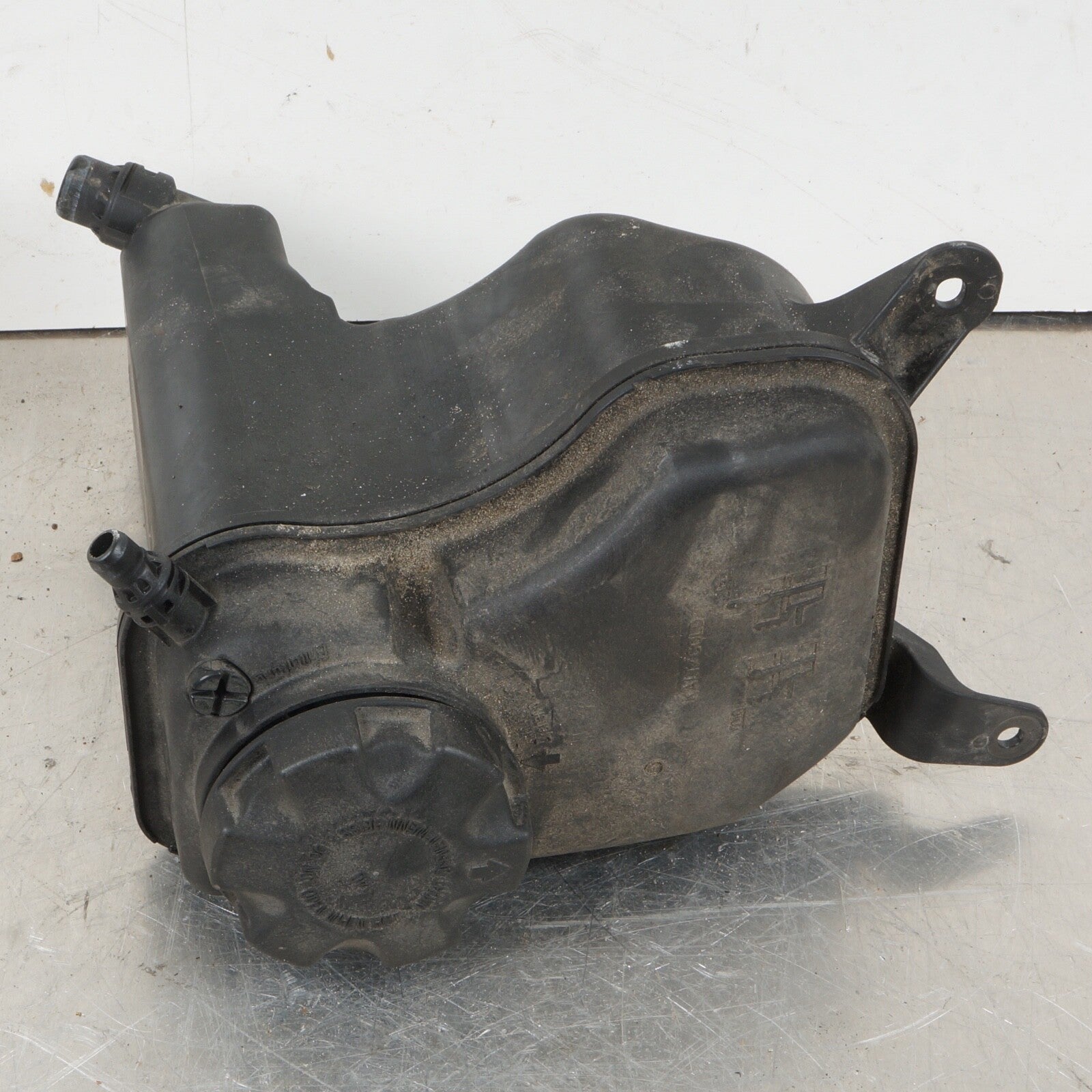 2007 - 2011 BMW E90 E92 E93 ENGINE COOLANT EXPANSION OVERFLOW RESERVOIR BOTTLE