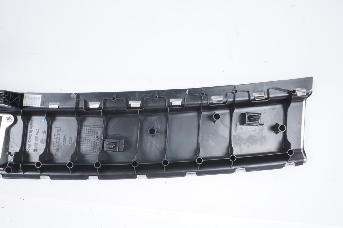 11-18 Porsche Cayenne 958 VW Touareg Rear Trunk Sill Scuff Plate Panel Cover OEM