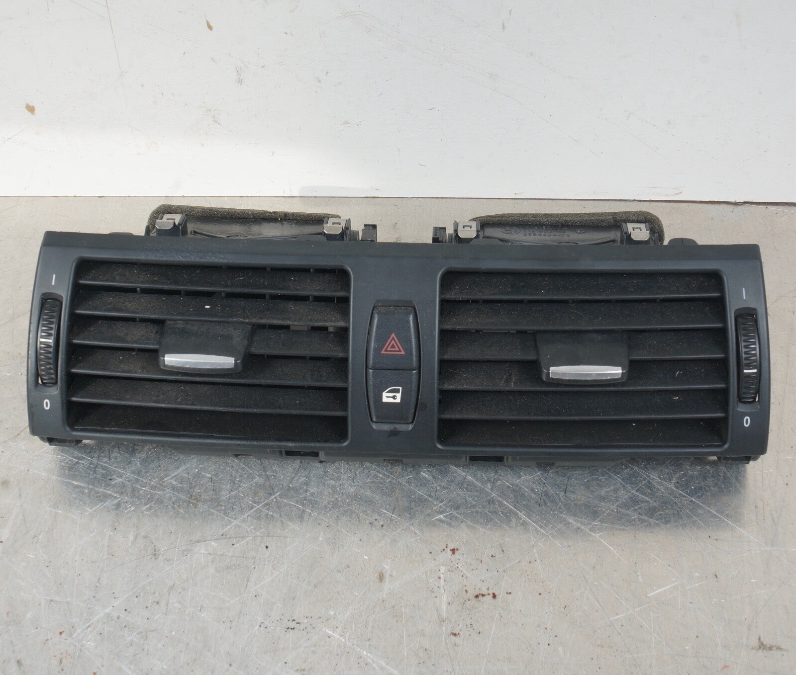 2007-2013 BMW X5 Dash Vent Dual Vents Dashboard Center Oem