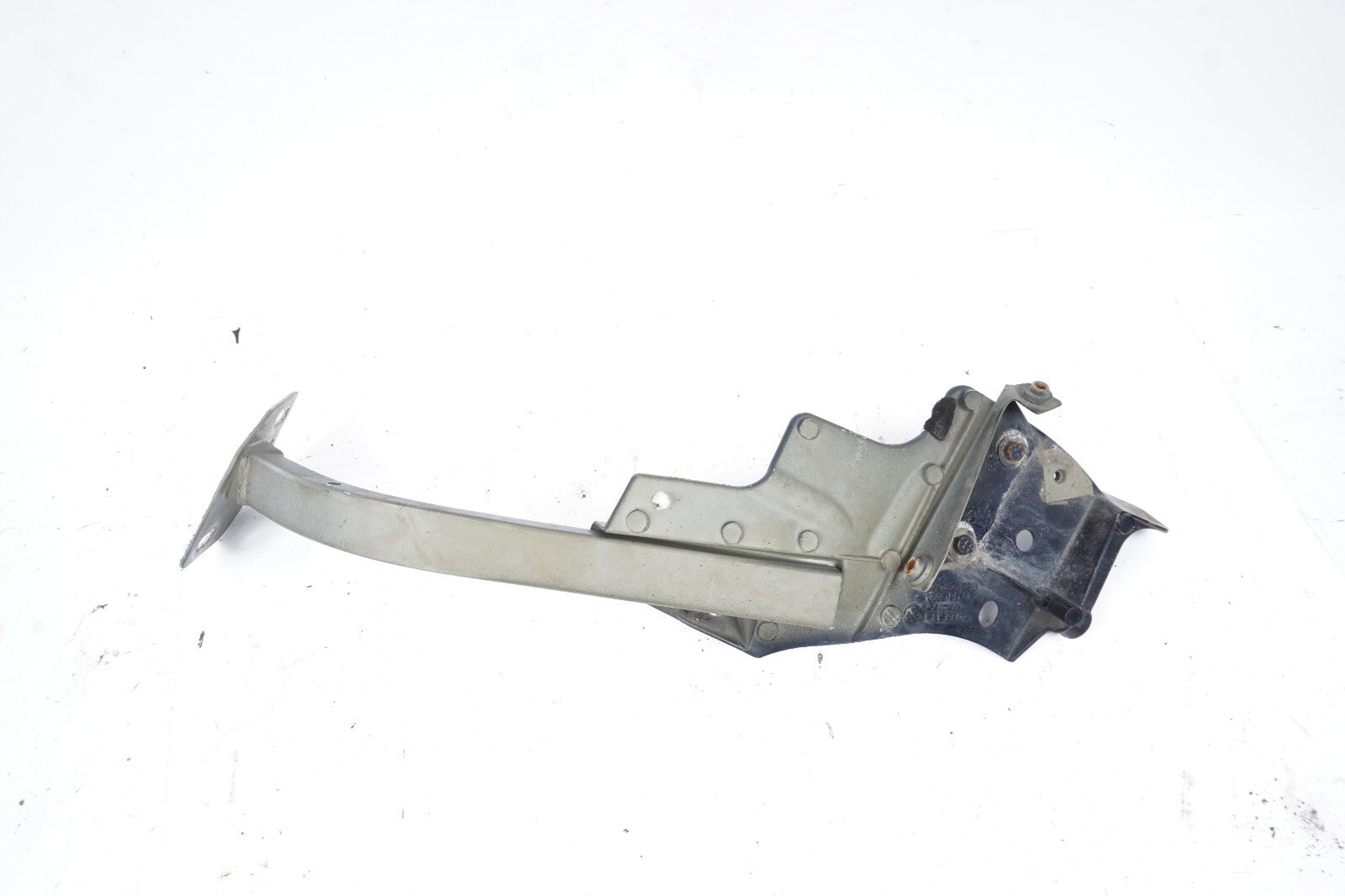 2013 - 2017 Audi A8L A8 Front Right Fender Support Mount Bracket 4H0821396 OEM